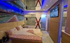 Motel Free Love